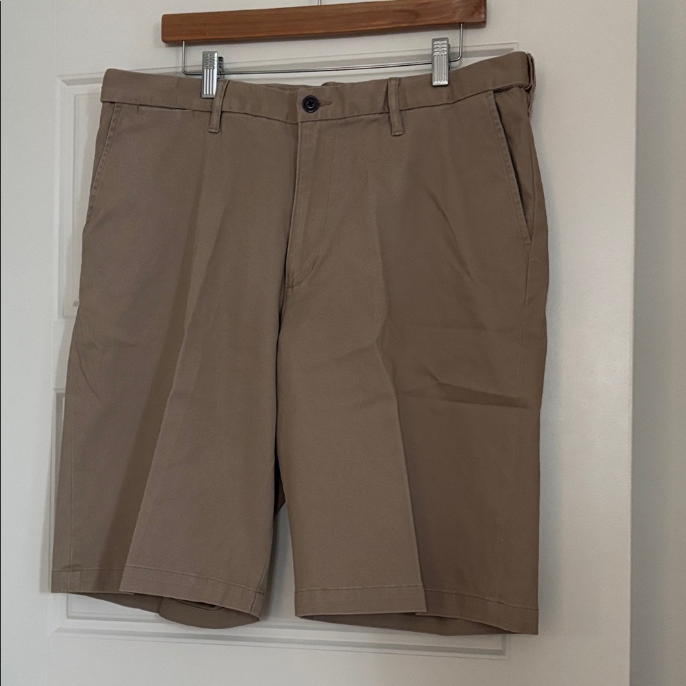 Lands' End Men's Brown Flat Front Shorts